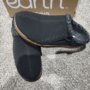 Earth Origins Black Cozy Faux-Shearling Slip-On Shoes Size 7 New